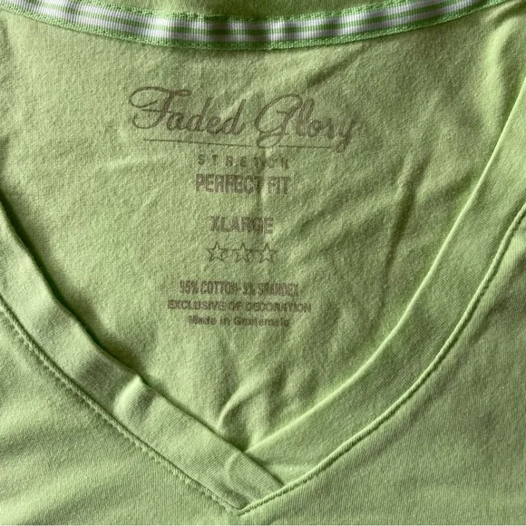 EUC Faded Glory Women’s Lime Green V-Neck Top | 3/4 Sleeves - Picture 3 of 3